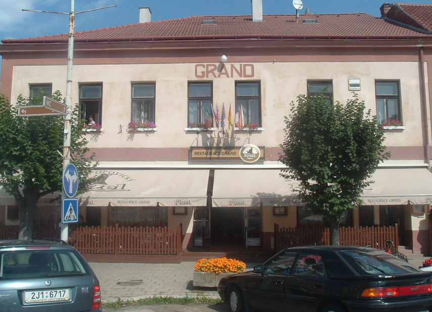 RESTAURACE GRAND