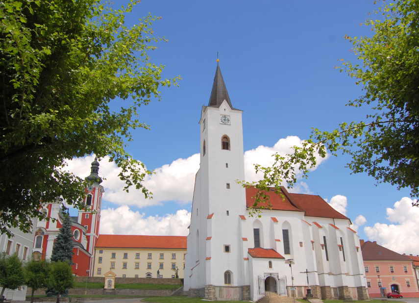 Děkanský chrám sv. archanděla Michaela Pacov